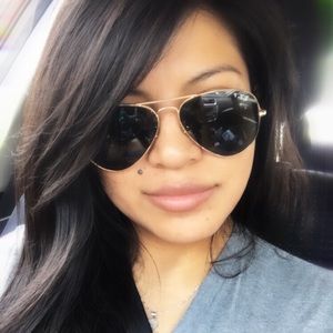 Meet your Posher, Deysi